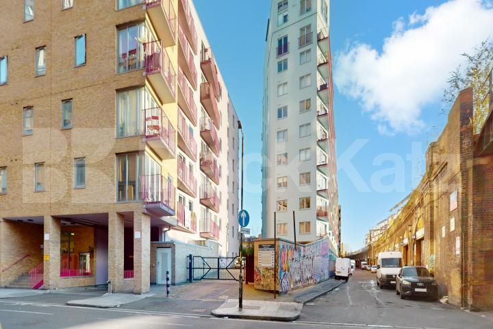 Flooded with natural light with 24 Hour Concierge & balcony South Central Steedman Street, Elephant and Castle